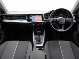 運転に必要な情報をメーター内に集約し、ドライバーの安全で快適な運転に寄与するアウディバーチャルコックピット。