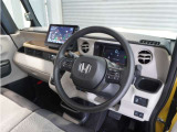◆視界広々で非常に運転しやすくロングドライブでも疲れを感じさせないすっきりとまとまったインパネ周りです。
