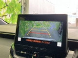 後方の状況を安全確認できるバックモニター。狭い道や駐車時も、より安心な運転をサポートします。