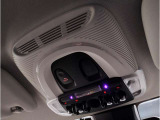 【SOSコール】車両の通信システムにより、SOSコールを発信することが可能です。また、エアバックの開くような大きな事故の場合は自動で通信を開始します。もしもの時にも安心です。