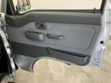 延長保証につきましてはお求めいただく車両によって保証料が異なりますので、当店スタッフまでお気軽にお問い合わせくださいませ。