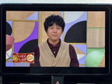 テレビ番組を画面で視聴できる装備です。停車中の待ち時間などに映像を楽しめるため、車内で過ごすひとときをより充実させたい方にも便利にお使いいただけます。