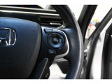 Hondaセンシングの機能のひとつ、アダプティブクルーズコントロール付!アクセルから足を離しても設定したスピードと前車との車間を保ち走行してくれます!車線維持もアシスト☆高速道路で疲労軽減ですね☆