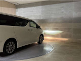 LEDヘッドランプです。十分な明るさを保ちつつも消費電力が少なく、バルブ寿命も長いのが特徴です。瞬時にMAXの光量を発揮するのもLEDならではです。