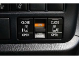 両側電動スライドドアはドアの直接操作以外にも運転席からのスイッチ操作やリモコン操作でも開閉が可能!狭い駐車場などでもドアの開閉が楽々・安心ですね!