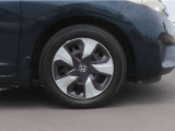 【ホンダ純正ホイールカバー付きスチールホイール】タイヤサイズは『185/60R15』です。