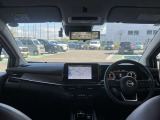 視界広々で運転しやすいインパネ