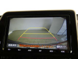 車庫入れや駐車で威力を発揮するのがバックモニター!ナビディスプレイに後ろの様子が映し出されるから安心です。