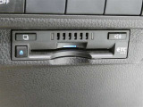 アンテナ分離型ETCです。ETC本体は目立つところに設置していないのでデザイン的にも安全性も高いです。