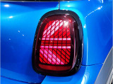 MINIのオートライトは積極的にライトをつけることにより、自車の存在を周囲に向けアピールいたします。それは安全性への配慮でもあります。