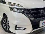 【LEDヘッドライト】悪天候や夜間走行時も良好な視界を確保し安心して運転できる高輝度LEDヘッドライトを装備!点灯速度が早く、消費電力も抑えられています。