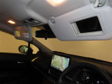 運転席・助手席バニティミラー&照明付サンバイザー