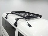 INNO製 エアロラック シェイパー80&ベースキャリアセット装備。屋根上にも荷物を置ける便利アイテムです。