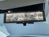 [スマートルームミラー]車両後方をミラーに映し出すため、悪天候の時でも視界は良好♪