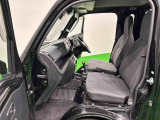 足元が広々!大きなスライド量のフロントシートで快適に運転できます