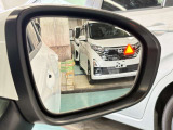 インテリジェントBSW(後側方車両検知警報)・BSI(後側方衝突防止支援システム)死角になりやすい後側方の隣接レーンの車両を検知。気ずかずに車線変更しようとすると、接触を回避するように運転操作を支援。