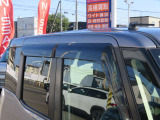 【ドアバイザー】車内の換気や愛煙家の方にはとても便利な装備!!雨の日や雪の日でもバイザーがあれば、雨雪の侵入を防ぐことができます!!
