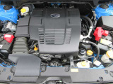 水平対向4気筒2.0L DOHCハイブリッドエンジン。
