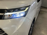 LEDヘッドライトです。デザイン性がよくとても明るいので、夜間の走行や悪天候でも安心です。しかも長寿命!