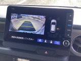 バックカメラも装備しております。車庫入れの苦手なお客様、もうご心配いりません。バックカメラがあれば、ぶつける心配無し?!重宝します!!
