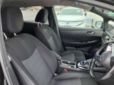 【ゆったりと運転してください】足元空間も広く、スムーズに乗り降りもいただけます♪