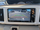 目的地までの案内や情報表示を行うナビゲーション。初めて行く場所へのドライブも快適にサポートします。