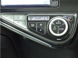 オートエアコンを装備しておりますので、四季を通じて車内を快適な温度に保つことが出来ます!高級感が有りますね!
