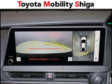 バックモニターはもちろん、車両を上から見た映像で周囲の状況もリアルに確認できるパノラミックビューモニター付きなので、不慣れな道でも安心できます。