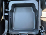 アンダーシートボックス