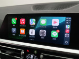 【アップルカープレイ】iPhoneがBMW車両とワイヤレスで接続されます。Apple CarPlayでは、オーディオストリーミングやメッセージングアプリがディスプレイに表示されます。