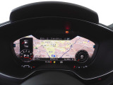 バーチャルコックピット装着車です。目線の移動が少なくステアリングのマルチファンクションで操作できるので安全性の向上にも役立ちます。