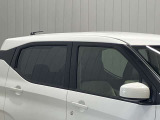 プラスチックバイザーがない分すっきり★洗車のときも窓の拭きあげがとても楽チンです★