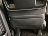 前席背面に、収納ポケットが付いています。