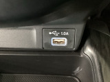 【USBポート】USBポートも装備されています♪スマートフォンのオーディオに連携も可能です。今や欠かせない装備の一つです!
