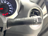 【オートライト】周りの明るさに応じて自動でヘッドライトの点灯・消灯ができる機能です!ライトの付け忘れ・消し忘れなどが無くなり、雨の日や夕方の走行も安心!トンネル通過時も便利ですね♪