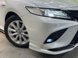 【LEDヘッドライト】悪天候や夜間走行時も良好な視界を確保し安心して運転できる高輝度LEDヘッドライトを装備!点灯速度が早く、消費電力も抑えられています。