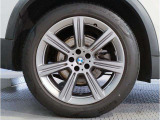 BMW純正アルミホイールです。納車時にはアルミホイールコーティングも承っております!是非ご検討下さいませ。