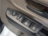 ◆パワーウィンドウスイッチ◆運転席から全席の窓の開閉操作を行うことが出来いつでも換気ができます!