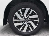純正アルミホイールは精度が高く、走行の安定性が優れています。タイヤサイズ165/65R14