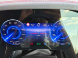 運転席ディスプレイは走行情報を見やすく表示。走行距離1,986kmも画面から確認いただけます。