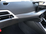 車両の詳細、ご質問につきましては、営業スタッフまでお気軽にご連絡下さいませ。遠方のお客様には実車の詳細動画送信も承ります。お問合せをお待ち致しております。