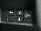 ◆VSA◆横滑り防止装置が装備されています。コーナーリング時の横すべりを抑える機能と、車両の急激な挙動変化を抑える機能で、安定した走行を実現しています。運転に安心とゆとりが出来ます。