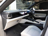 【認定中古車整備】ポルシェセンターでは納車前整備でエンジンルーム、下回りを含む全111項目の点検整備を行いまして、ご納車しておりますので安心してお乗り頂けます。
