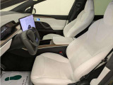 広々とした運転席!