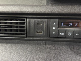 便利な充電用USBジャックも付いています☆周辺機器の充電にご利用頂けます☆
