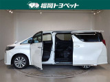 両側パワースライドドア付きだから、狭い駐車スペースなどでの 乗り降りラクラク!小さなお子さまのいるご家庭には嬉しい装備。