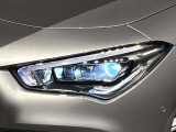 ●LEDヘッドライト:夜間走行時も良好な視界を確保し安心して運転できる高輝度LEDヘッドライトを装備!点灯速度が早く、消費電力も抑えられています。