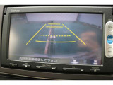 バックカメラを搭載しておりガイドラインも表示されますので車庫入れも安心ですね♪
