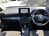 運転席から助手席まで見渡しやすい前方の視界と、すっきりまとまった座席まわりが魅力です。前席に座った際にも周囲を確認しやすく、日常の移動を気持ちよく始められます。