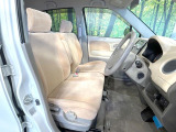 運転席シート廻りは使用感も少なく、良好な状態となっています。丁寧に使われていたことがよくわかりますね。